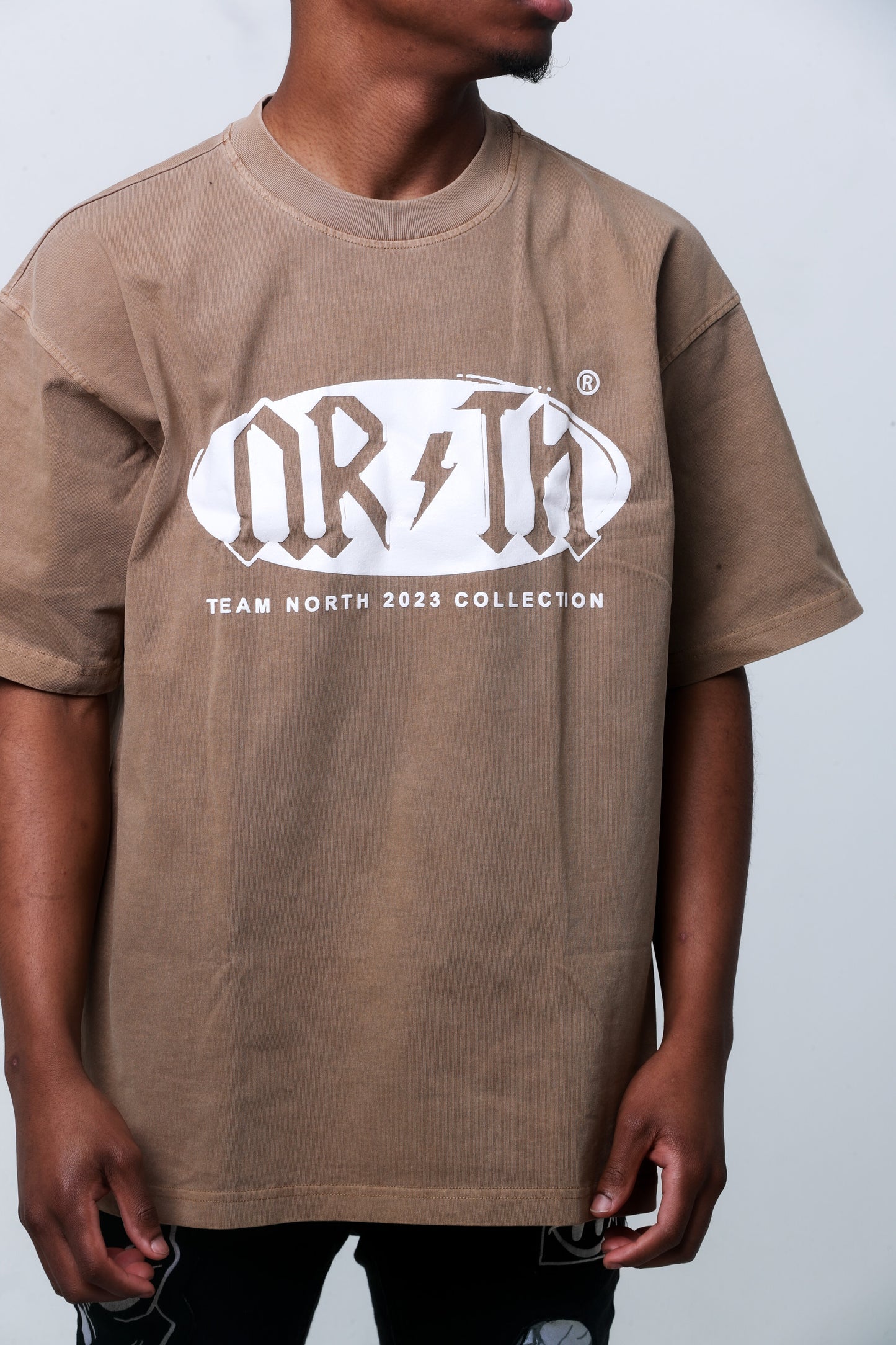 Nrth Oval Puff Print Brown Tee